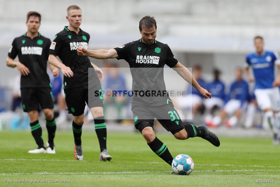 Julian Börner, Merck-Stadion, Darmstadt, 28.08.2021, DFL, sport, action, Fussball, Deutschland, August 2021, Saison 2021/2022, 2. Bundesliga, H96, SVD, Hannover 96, SV Darmstadt 98 - Bild-ID: 2304233 Julian Börner, Merck-Stadion, Darmstadt, 28.08.2021, DFL, sport, action, Fussball, Deutschland, August 2021, Saison 2021/2022, 2. Bundesliga, H96, SVD, Hannover 96, SV Darmstadt 98 - Bild-ID: 2304233