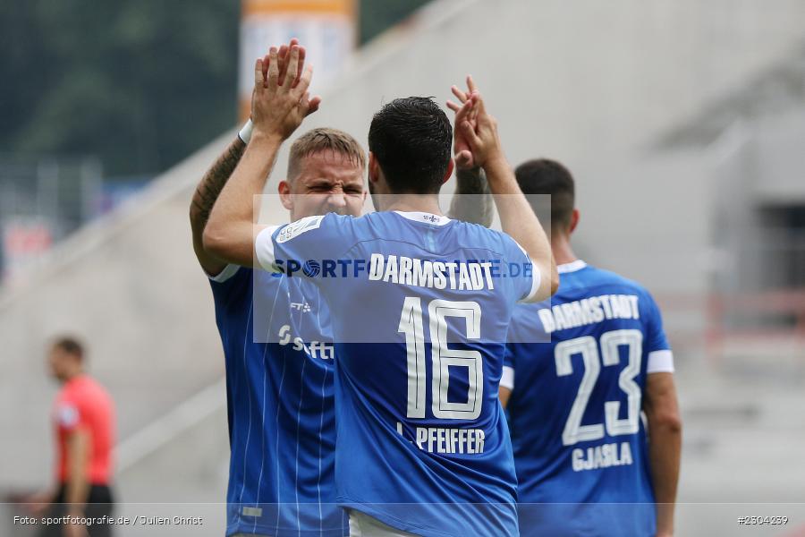 Abklatschen, Luca Pfeiffer, Merck-Stadion, Darmstadt, 28.08.2021, DFL, sport, action, Fussball, Deutschland, August 2021, Saison 2021/2022, 2. Bundesliga, H96, SVD, Hannover 96, SV Darmstadt 98 - Bild-ID: 2304239 Abklatschen, Luca Pfeiffer, Merck-Stadion, Darmstadt, 28.08.2021, DFL, sport, action, Fussball, Deutschland, August 2021, Saison 2021/2022, 2. Bundesliga, H96, SVD, Hannover 96, SV Darmstadt 98 - Bild-ID: 2304239