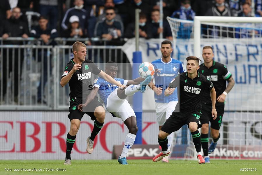 Braydon Manu, Merck-Stadion, Darmstadt, 28.08.2021, DFL, sport, action, Fussball, Deutschland, August 2021, Saison 2021/2022, 2. Bundesliga, H96, SVD, Hannover 96, SV Darmstadt 98 - Bild-ID: 2304243 Braydon Manu, Merck-Stadion, Darmstadt, 28.08.2021, DFL, sport, action, Fussball, Deutschland, August 2021, Saison 2021/2022, 2. Bundesliga, H96, SVD, Hannover 96, SV Darmstadt 98 - Bild-ID: 2304243