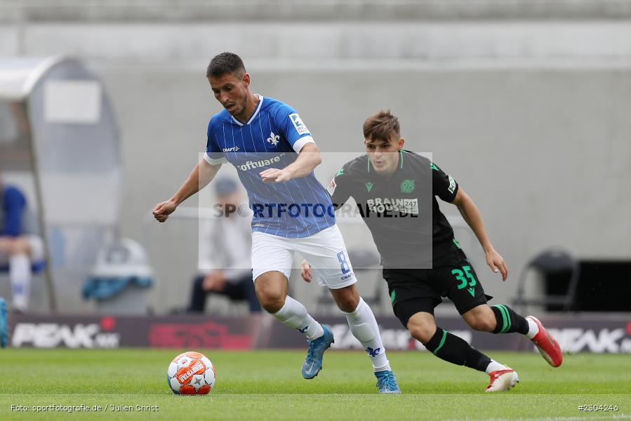 Fabian Schnellhardt, Merck-Stadion, Darmstadt, 28.08.2021, DFL, sport, action, Fussball, Deutschland, August 2021, Saison 2021/2022, 2. Bundesliga, H96, SVD, Hannover 96, SV Darmstadt 98 - Bild-ID: 2304246