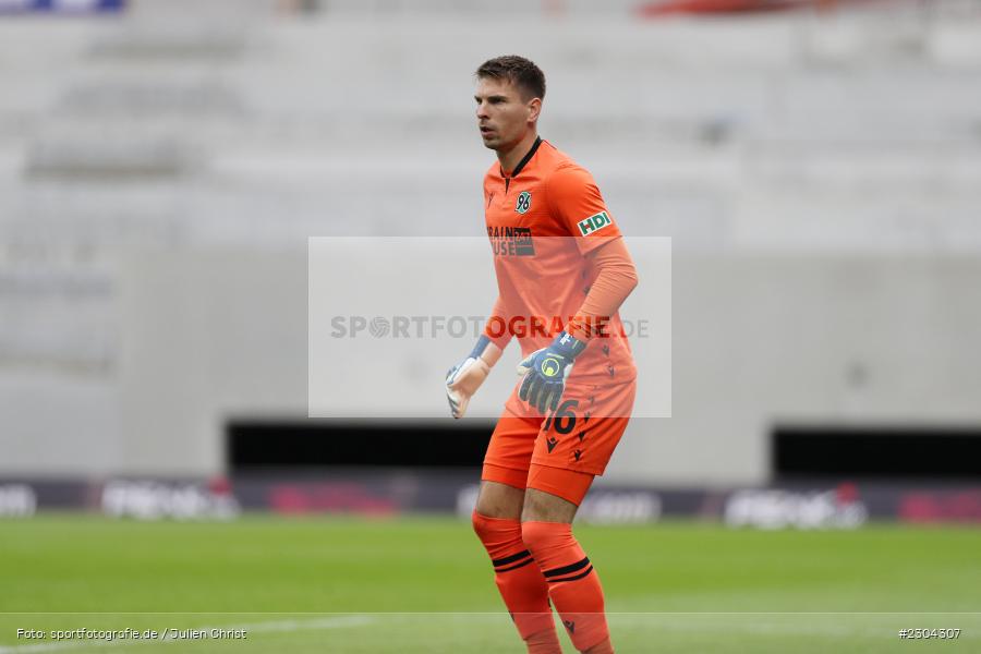 Ron-Robert Zieler, Merck-Stadion, Darmstadt, 28.08.2021, DFL, sport, action, Fussball, Deutschland, August 2021, Saison 2021/2022, 2. Bundesliga, H96, SVD, Hannover 96, SV Darmstadt 98 - Bild-ID: 2304307