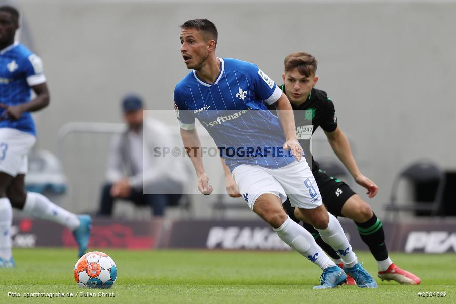 Fabian Schnellhardt, Merck-Stadion, Darmstadt, 28.08.2021, DFL, sport, action, Fussball, Deutschland, August 2021, Saison 2021/2022, 2. Bundesliga, H96, SVD, Hannover 96, SV Darmstadt 98 - Bild-ID: 2304329 Fabian Schnellhardt, Merck-Stadion, Darmstadt, 28.08.2021, DFL, sport, action, Fussball, Deutschland, August 2021, Saison 2021/2022, 2. Bundesliga, H96, SVD, Hannover 96, SV Darmstadt 98 - Bild-ID: 2304329