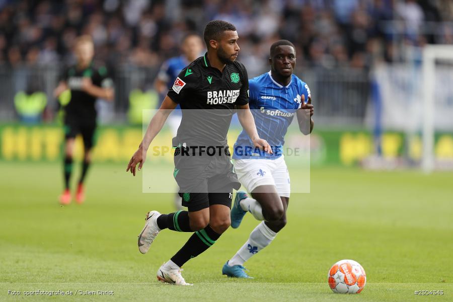 Linton Maina, Merck-Stadion, Darmstadt, 28.08.2021, DFL, sport, action, Fussball, Deutschland, August 2021, Saison 2021/2022, 2. Bundesliga, H96, SVD, Hannover 96, SV Darmstadt 98 - Bild-ID: 2304343 Linton Maina, Merck-Stadion, Darmstadt, 28.08.2021, DFL, sport, action, Fussball, Deutschland, August 2021, Saison 2021/2022, 2. Bundesliga, H96, SVD, Hannover 96, SV Darmstadt 98 - Bild-ID: 2304343