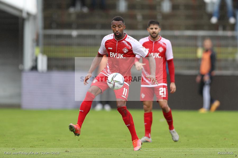 Saliou Sane, FLYERALARM Arena, Würzburg, 29.08.2021, DFL, sport, action, Fussball, Deutschland, August 2021, Saison 2021/2022, FCS, FWK, 3. Liga, 1. FC Saarbrücken, FC Würzburger Kickers - Bild-ID: 2304405 Saliou Sane, FLYERALARM Arena, Würzburg, 29.08.2021, DFL, sport, action, Fussball, Deutschland, August 2021, Saison 2021/2022, FCS, FWK, 3. Liga, 1. FC Saarbrücken, FC Würzburger Kickers - Bild-ID: 2304405