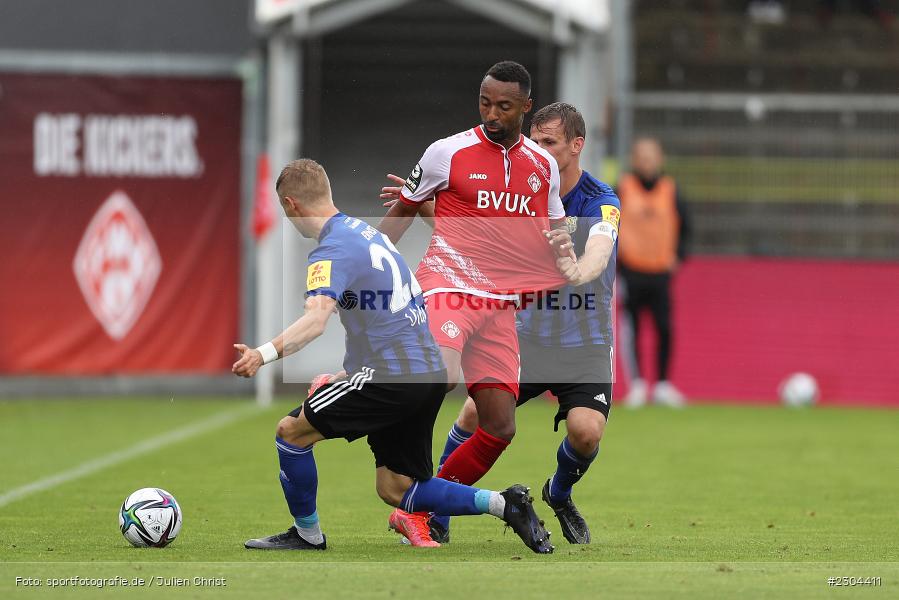 Saliou Sane, FLYERALARM Arena, Würzburg, 29.08.2021, DFL, sport, action, Fussball, Deutschland, August 2021, Saison 2021/2022, FCS, FWK, 3. Liga, 1. FC Saarbrücken, FC Würzburger Kickers - Bild-ID: 2304411 Saliou Sane, FLYERALARM Arena, Würzburg, 29.08.2021, DFL, sport, action, Fussball, Deutschland, August 2021, Saison 2021/2022, FCS, FWK, 3. Liga, 1. FC Saarbrücken, FC Würzburger Kickers - Bild-ID: 2304411