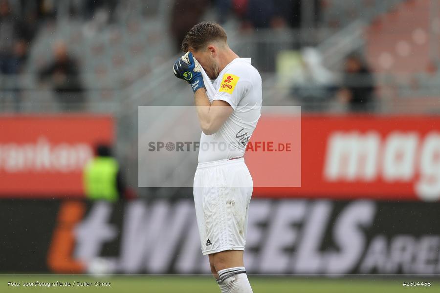 Hände, Arme, gestikuliert, Daniel Batz, FLYERALARM Arena, Würzburg, 29.08.2021, DFL, sport, action, Fussball, Deutschland, August 2021, Saison 2021/2022, FCS, FWK, 3. Liga, 1. FC Saarbrücken, FC Würzburger Kickers - Bild-ID: 2304438 Hände, Arme, gestikuliert, Daniel Batz, FLYERALARM Arena, Würzburg, 29.08.2021, DFL, sport, action, Fussball, Deutschland, August 2021, Saison 2021/2022, FCS, FWK, 3. Liga, 1. FC Saarbrücken, FC Würzburger Kickers - Bild-ID: 2304438
