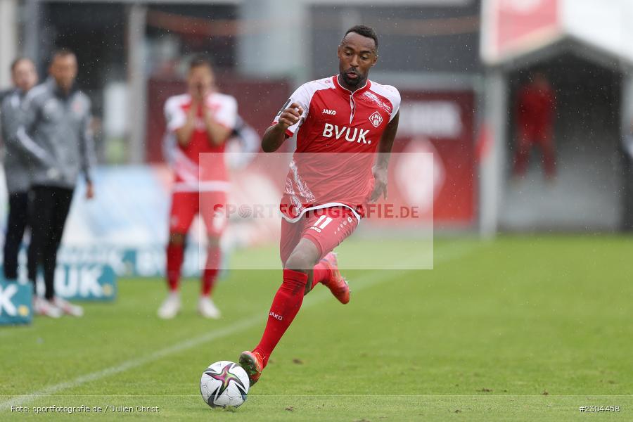 Saliou Sane, FLYERALARM Arena, Würzburg, 29.08.2021, DFL, sport, action, Fussball, Deutschland, August 2021, Saison 2021/2022, FCS, FWK, 3. Liga, 1. FC Saarbrücken, FC Würzburger Kickers - Bild-ID: 2304458 Saliou Sane, FLYERALARM Arena, Würzburg, 29.08.2021, DFL, sport, action, Fussball, Deutschland, August 2021, Saison 2021/2022, FCS, FWK, 3. Liga, 1. FC Saarbrücken, FC Würzburger Kickers - Bild-ID: 2304458
