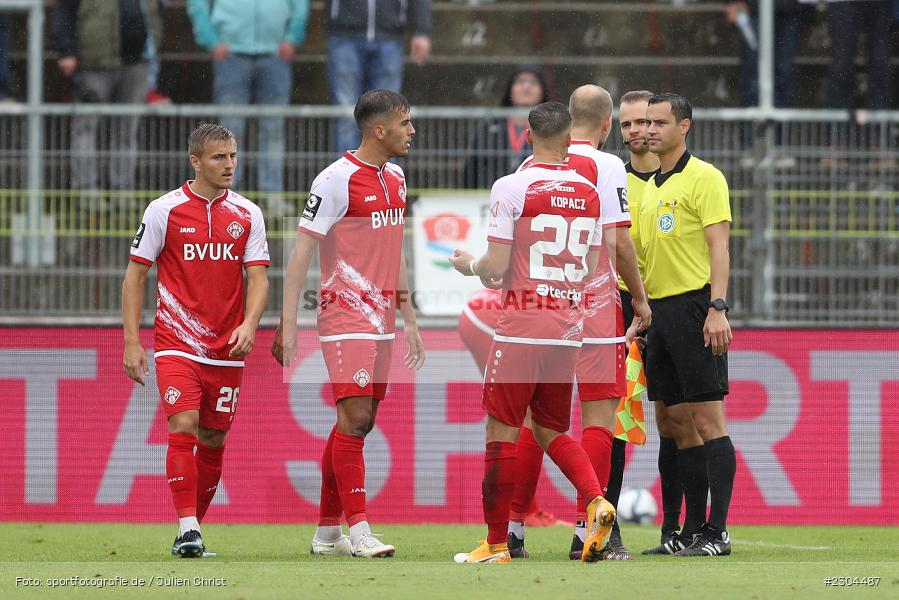 Dialog, Patrick Schwengers, FLYERALARM Arena, Würzburg, 29.08.2021, DFL, sport, action, Fussball, Deutschland, August 2021, Saison 2021/2022, FCS, FWK, 3. Liga, 1. FC Saarbrücken, FC Würzburger Kickers - Bild-ID: 2304487 Dialog, Patrick Schwengers, FLYERALARM Arena, Würzburg, 29.08.2021, DFL, sport, action, Fussball, Deutschland, August 2021, Saison 2021/2022, FCS, FWK, 3. Liga, 1. FC Saarbrücken, FC Würzburger Kickers - Bild-ID: 2304487