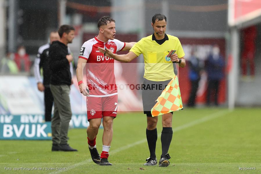 Lothar Ostheimer, Mirnes Pepić, FLYERALARM Arena, Würzburg, 29.08.2021, DFL, sport, action, Fussball, Deutschland, August 2021, Saison 2021/2022, FCS, FWK, 3. Liga, 1. FC Saarbrücken, FC Würzburger Kickers - Bild-ID: 2304493