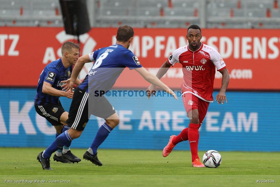 Saliou Sane, FLYERALARM Arena, Würzburg, 29.08.2021, DFL, sport, action, Fussball, Deutschland, August 2021, Saison 2021/2022, FCS, FWK, 3. Liga, 1. FC Saarbrücken, FC Würzburger Kickers - Bild-ID: 2304524 Saliou Sane, FLYERALARM Arena, Würzburg, 29.08.2021, DFL, sport, action, Fussball, Deutschland, August 2021, Saison 2021/2022, FCS, FWK, 3. Liga, 1. FC Saarbrücken, FC Würzburger Kickers - Bild-ID: 2304524
