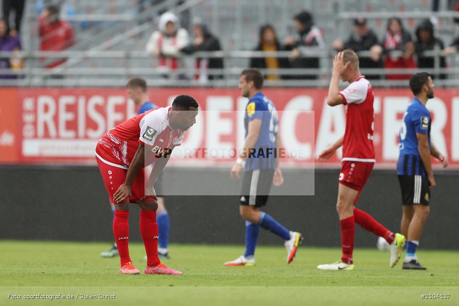 Saliou Sane, FLYERALARM Arena, Würzburg, 29.08.2021, DFL, sport, action, Fussball, Deutschland, August 2021, Saison 2021/2022, FCS, FWK, 3. Liga, 1. FC Saarbrücken, FC Würzburger Kickers - Bild-ID: 2304537 Saliou Sane, FLYERALARM Arena, Würzburg, 29.08.2021, DFL, sport, action, Fussball, Deutschland, August 2021, Saison 2021/2022, FCS, FWK, 3. Liga, 1. FC Saarbrücken, FC Würzburger Kickers - Bild-ID: 2304537