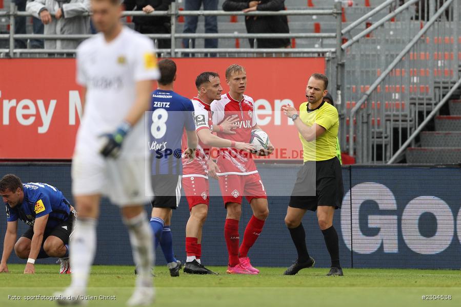 Mirnes Pepić, FLYERALARM Arena, Würzburg, 29.08.2021, DFL, sport, action, Fussball, Deutschland, August 2021, Saison 2021/2022, FCS, FWK, 3. Liga, 1. FC Saarbrücken, FC Würzburger Kickers - Bild-ID: 2304538