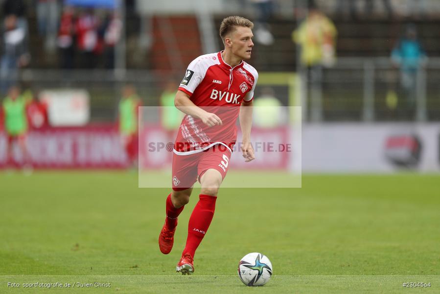 Leon Schneider, FLYERALARM Arena, Würzburg, 29.08.2021, DFL, sport, action, Fussball, Deutschland, August 2021, Saison 2021/2022, FCS, FWK, 3. Liga, 1. FC Saarbrücken, FC Würzburger Kickers - Bild-ID: 2304564