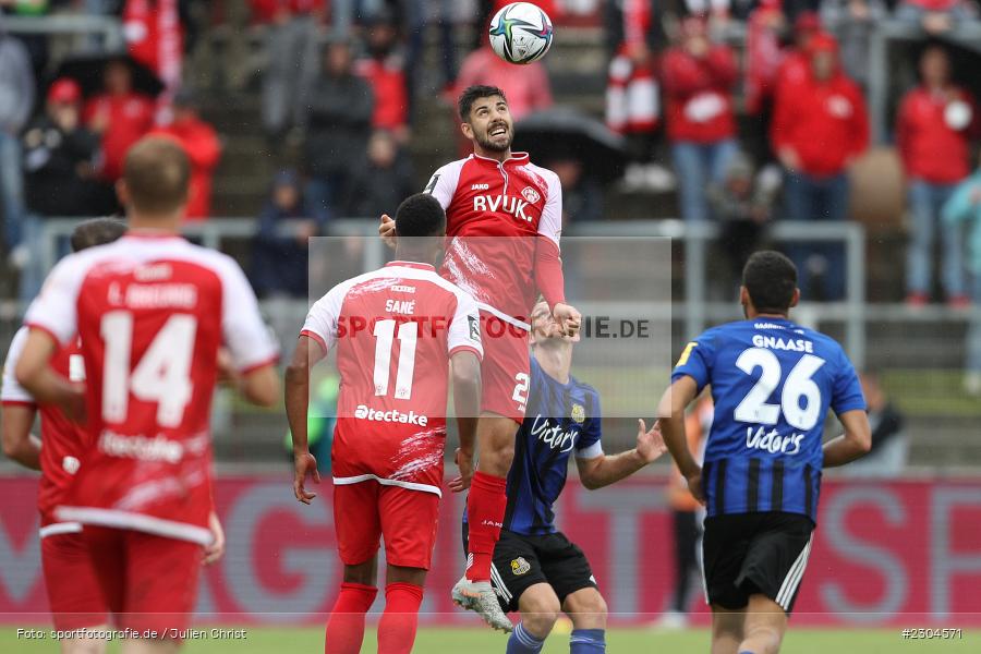 Moritz Heinrich, FLYERALARM Arena, Würzburg, 29.08.2021, DFL, sport, action, Fussball, Deutschland, August 2021, Saison 2021/2022, FCS, FWK, 3. Liga, 1. FC Saarbrücken, FC Würzburger Kickers - Bild-ID: 2304571 Moritz Heinrich, FLYERALARM Arena, Würzburg, 29.08.2021, DFL, sport, action, Fussball, Deutschland, August 2021, Saison 2021/2022, FCS, FWK, 3. Liga, 1. FC Saarbrücken, FC Würzburger Kickers - Bild-ID: 2304571