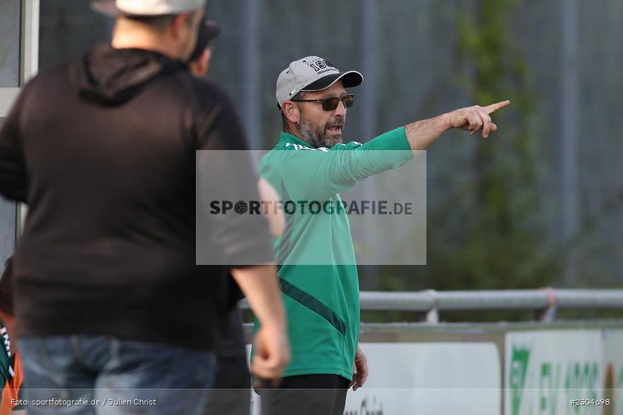 Hände, Arme, gestikuliert, Olaf Georgi, Sportgelände, Thüngersheim, 31.08.2021, BFV, sport, action, Fussball, Deutschland, August 2021, Saison 2021/2022, Runde 4, Toto-Pokal, Kreispokal, TSV, FVT, TSV Lohr, FV Thüngersheim - Bild-ID: 2304698 Hände, Arme, gestikuliert, Olaf Georgi, Sportgelände, Thüngersheim, 31.08.2021, BFV, sport, action, Fussball, Deutschland, August 2021, Saison 2021/2022, Runde 4, Toto-Pokal, Kreispokal, TSV, FVT, TSV Lohr, FV Thüngersheim - Bild-ID: 2304698