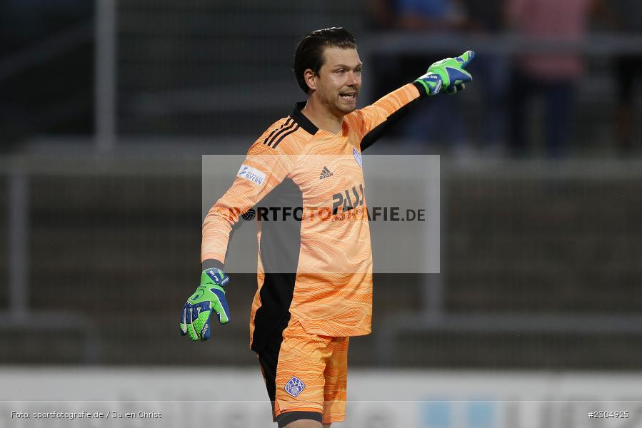 Hände, Arme, gestikuliert, Max Grün, Stadion am Schönbusch, Aschaffenburg, 03.09.2021, BFV, sport, action, Fussball, Deutschland, September 2021, Saison 2021/2022, 4. Liga, Regionalliga Bayern, FCM, SVA, FC Memmingen, SV Viktoria Aschaffenburg - Bild-ID: 2304925 Hände, Arme, gestikuliert, Max Grün, Stadion am Schönbusch, Aschaffenburg, 03.09.2021, BFV, sport, action, Fussball, Deutschland, September 2021, Saison 2021/2022, 4. Liga, Regionalliga Bayern, FCM, SVA, FC Memmingen, SV Viktoria Aschaffenburg - Bild-ID: 2304925
