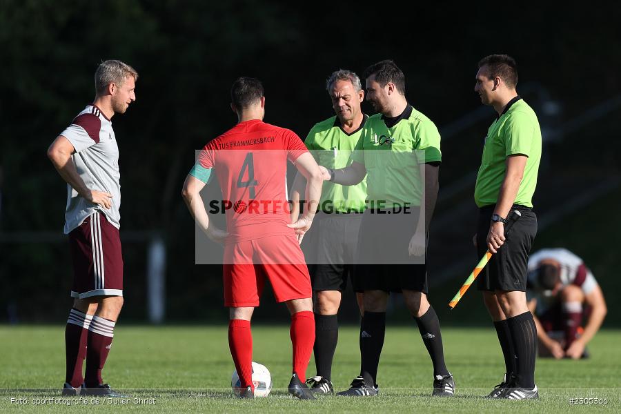 Seitenwahl, Platzwahl, Kay Urbanczyk, Sportplatz, Birkenfeld, 08.09.2021, BFV, sport, action, Fussball, Deutschland, September 2021, Saison 2021/2022, Viertelfinale, Runde 5, Kreispokal, Toto-Pokal Würzburg, TuS Frammersbach, SV Birkenfeld - Bild-ID: 2305366