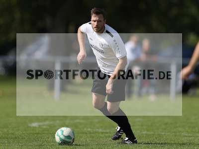 Fotos von FC Gössenheim - TSV Karlburg II auf sportfotografie.de