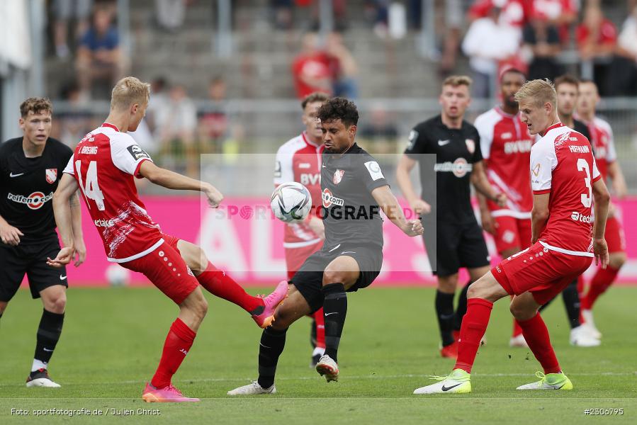 Kianz Froese, FLYERALARM Arena, Würzburg, 11.09.2021, DFB, sport, action, Fussball, Deutschland, September 2021, Saison 2021/2022, TSV, FWK, 3. Liga, TSV Havelse, FC Würzburger Kickers - Bild-ID: 2306795