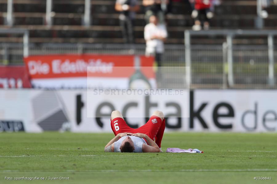 Enttäuscht, Marvin Pourié, FLYERALARM Arena, Würzburg, 11.09.2021, DFB, sport, action, Fussball, Deutschland, September 2021, Saison 2021/2022, TSV, FWK, 3. Liga, TSV Havelse, FC Würzburger Kickers - Bild-ID: 2306842