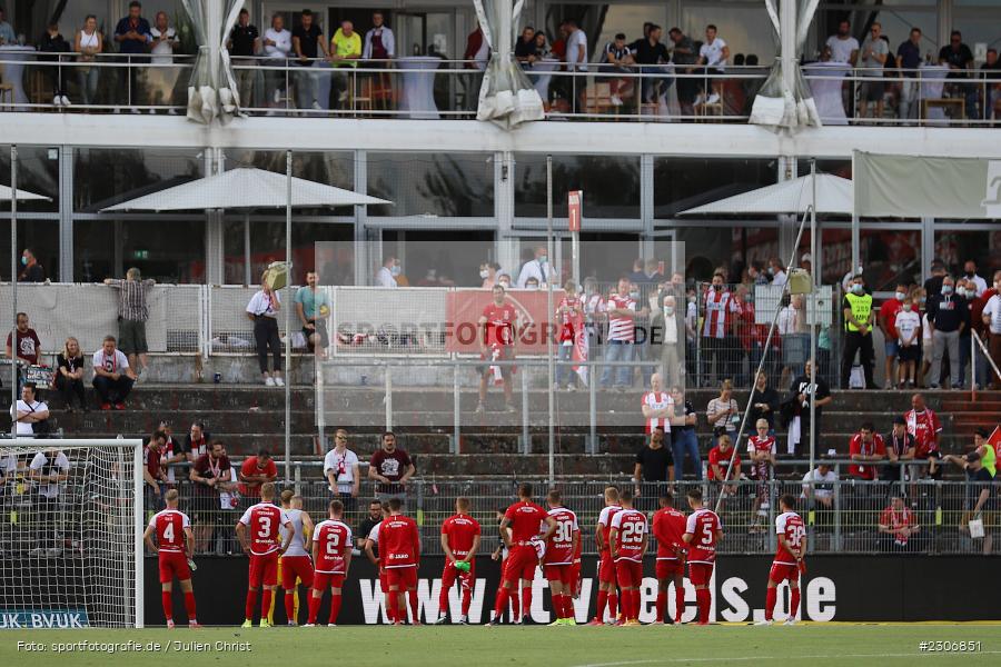 Enttäuscht, Fans, Ansprache, Lars Dietz, FLYERALARM Arena, Würzburg, 11.09.2021, DFB, sport, action, Fussball, Deutschland, September 2021, Saison 2021/2022, TSV, FWK, 3. Liga, TSV Havelse, FC Würzburger Kickers - Bild-ID: 2306851