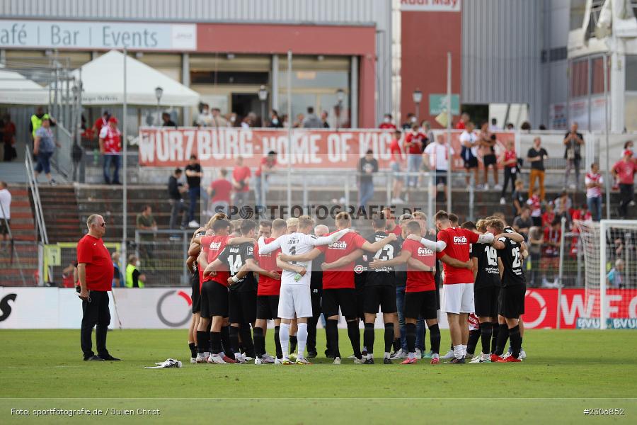 Mannschaftskreis, FLYERALARM Arena, Würzburg, 11.09.2021, DFB, sport, action, Fussball, Deutschland, September 2021, Saison 2021/2022, TSV, FWK, 3. Liga, TSV Havelse, FC Würzburger Kickers - Bild-ID: 2306852
