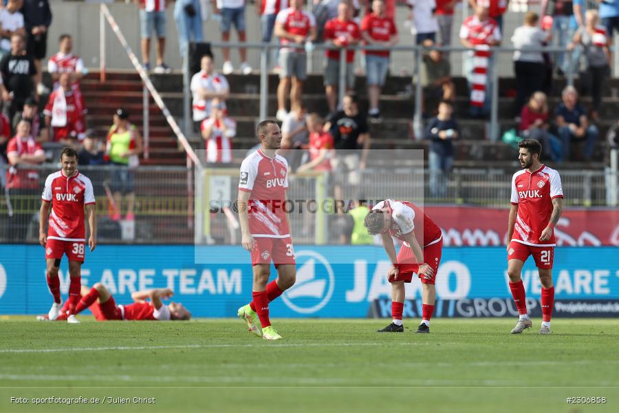 Enttäuscht, Emotionen, Mirnes Pepić, FLYERALARM Arena, Würzburg, 11.09.2021, DFB, sport, action, Fussball, Deutschland, September 2021, Saison 2021/2022, TSV, FWK, 3. Liga, TSV Havelse, FC Würzburger Kickers - Bild-ID: 2306858 Enttäuscht, Emotionen, Mirnes Pepić, FLYERALARM Arena, Würzburg, 11.09.2021, DFB, sport, action, Fussball, Deutschland, September 2021, Saison 2021/2022, TSV, FWK, 3. Liga, TSV Havelse, FC Würzburger Kickers - Bild-ID: 2306858