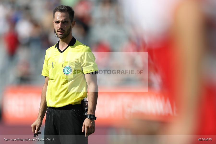 Schiedsrichter, Christian Ballweg, FLYERALARM Arena, Würzburg, 11.09.2021, DFB, sport, action, Fussball, Deutschland, September 2021, Saison 2021/2022, TSV, FWK, 3. Liga, TSV Havelse, FC Würzburger Kickers - Bild-ID: 2306873