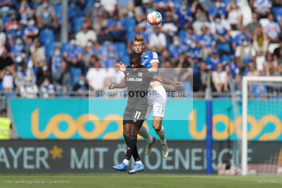Agyemang Diawusie, Lasse Sobiech, Merck-Stadion, Darmstadt, 19.09.2021, DFL, sport, action, Fussball, Deutschland, September 2021, Saison 2021/2022, SGD, SVD, 2. Bundesliga, SG Dynamo Dresden, SV Darmstadt 98 - Bild-ID: 2307296 Agyemang Diawusie, Lasse Sobiech, Merck-Stadion, Darmstadt, 19.09.2021, DFL, sport, action, Fussball, Deutschland, September 2021, Saison 2021/2022, SGD, SVD, 2. Bundesliga, SG Dynamo Dresden, SV Darmstadt 98 - Bild-ID: 2307296