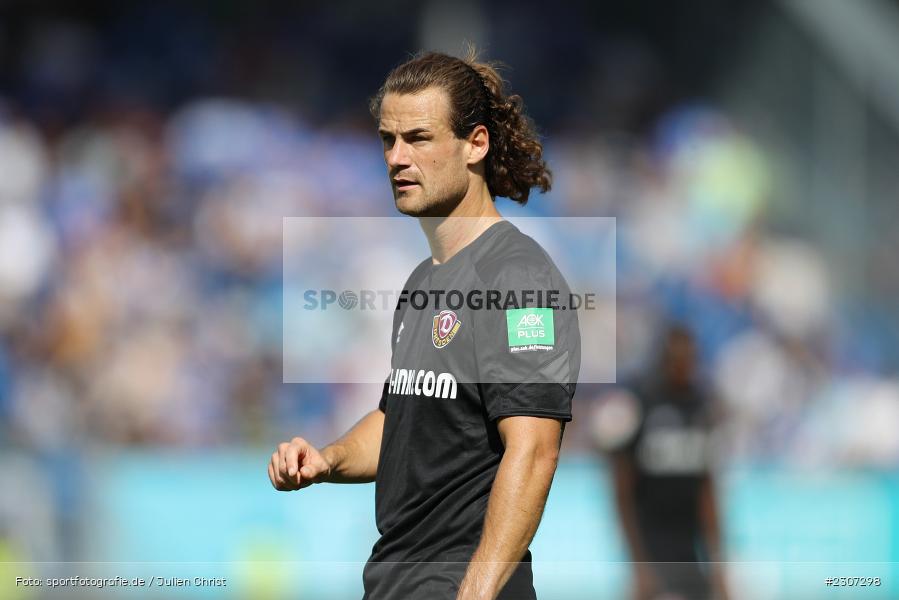 Yannick Stark, Merck-Stadion, Darmstadt, 19.09.2021, DFL, sport, action, Fussball, Deutschland, September 2021, Saison 2021/2022, SGD, SVD, 2. Bundesliga, SG Dynamo Dresden, SV Darmstadt 98 - Bild-ID: 2307298 Yannick Stark, Merck-Stadion, Darmstadt, 19.09.2021, DFL, sport, action, Fussball, Deutschland, September 2021, Saison 2021/2022, SGD, SVD, 2. Bundesliga, SG Dynamo Dresden, SV Darmstadt 98 - Bild-ID: 2307298