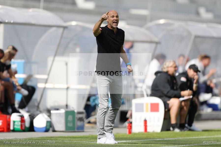 Hände, Arme, gestikuliert, Alexander Schmidt, Merck-Stadion, Darmstadt, 19.09.2021, DFL, sport, action, Fussball, Deutschland, September 2021, Saison 2021/2022, SGD, SVD, 2. Bundesliga, SG Dynamo Dresden, SV Darmstadt 98 - Bild-ID: 2307301