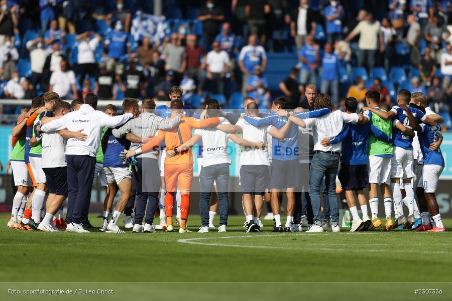 Sieg, Team, Zusammenhalt, Mannschaftskreis, Merck-Stadion, Darmstadt, 19.09.2021, DFL, sport, action, Fussball, Deutschland, September 2021, Saison 2021/2022, SGD, SVD, 2. Bundesliga, SG Dynamo Dresden, SV Darmstadt 98 - Bild-ID: 2307336 Sieg, Team, Zusammenhalt, Mannschaftskreis, Merck-Stadion, Darmstadt, 19.09.2021, DFL, sport, action, Fussball, Deutschland, September 2021, Saison 2021/2022, SGD, SVD, 2. Bundesliga, SG Dynamo Dresden, SV Darmstadt 98 - Bild-ID: 2307336