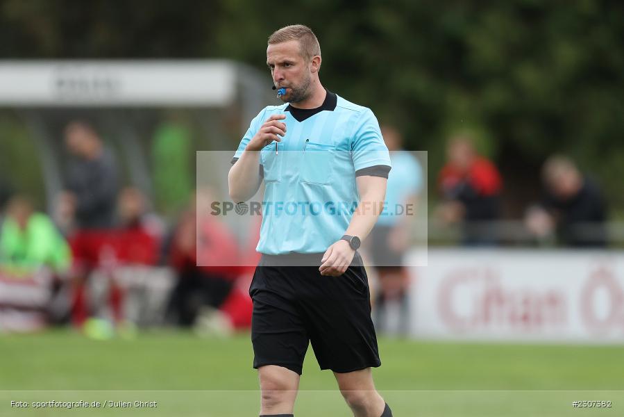 Schiedsrichter, Johannes Hamper, Sportplatz, Karlburg, 19.09.2021, BFV, sport, action, Fussball, Deutschland, September 2021, Saison 2021/2022, SCF, TSV, Bayernliga Nord, 1. SC Feucht, TSV Karlburg - Bild-ID: 2307382 Schiedsrichter, Johannes Hamper, Sportplatz, Karlburg, 19.09.2021, BFV, sport, action, Fussball, Deutschland, September 2021, Saison 2021/2022, SCF, TSV, Bayernliga Nord, 1. SC Feucht, TSV Karlburg - Bild-ID: 2307382