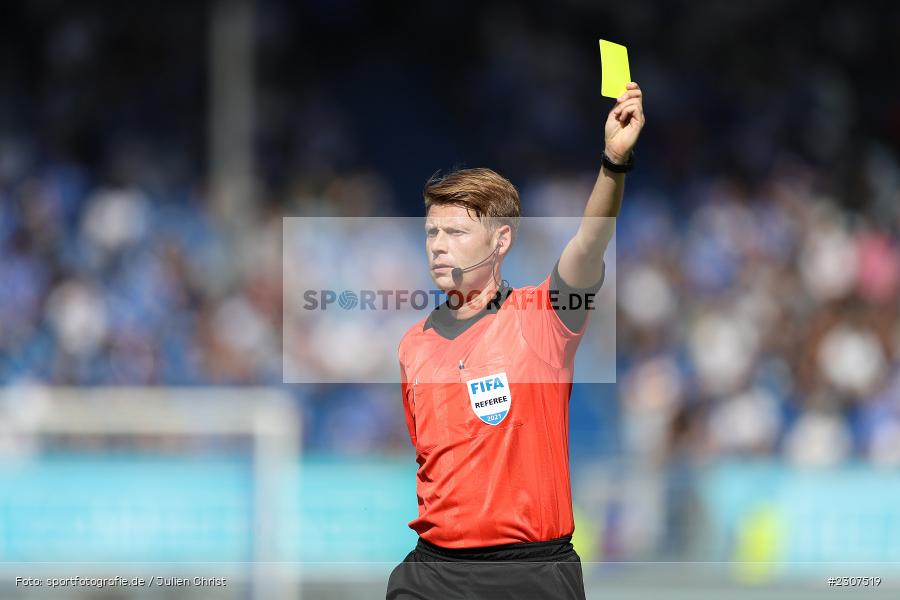 Schiedsrichter, FIFA, Christian Dingert, Merck-Stadion, Darmstadt, 19.09.2021, DFL, sport, action, Fussball, Deutschland, September 2021, Saison 2021/2022, SGD, SVD, 2. Bundesliga, SG Dynamo Dresden, SV Darmstadt 98 - Bild-ID: 2307519 Schiedsrichter, FIFA, Christian Dingert, Merck-Stadion, Darmstadt, 19.09.2021, DFL, sport, action, Fussball, Deutschland, September 2021, Saison 2021/2022, SGD, SVD, 2. Bundesliga, SG Dynamo Dresden, SV Darmstadt 98 - Bild-ID: 2307519