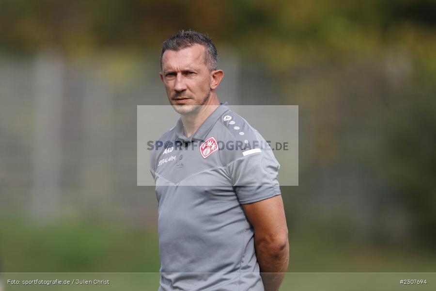 Trainer, Markus Lützler, Sportpark Heuchelhof, Würzburg, 26.09.2021, sport, action, Fussball, Deutschland, September 2021, Saison 2021/2022, Runde 2, Gruppe Süd, Pokal, DFB, DFB Pokal Frauen, TSG, FWK, TSG Hoffenheim, FC Würzburger Kickers - Bild-ID: 2307694 Trainer, Markus Lützler, Sportpark Heuchelhof, Würzburg, 26.09.2021, sport, action, Fussball, Deutschland, September 2021, Saison 2021/2022, Runde 2, Gruppe Süd, Pokal, DFB, DFB Pokal Frauen, TSG, FWK, TSG Hoffenheim, FC Würzburger Kickers - Bild-ID: 2307694
