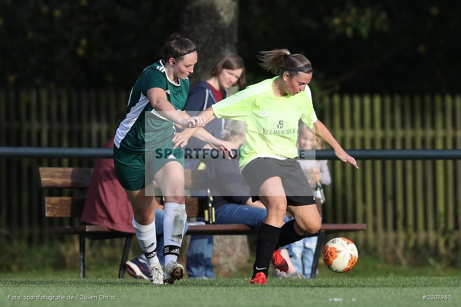 Melanie Carmona Torres, Sportplatz, Karsbach, 02.10.2021, sport, BFV, action, Fussball, Deutschland, Oktober 2021, Saison 2021/2022, Bezirksoberliga Frauen, FC Gollhofen, FC Karsbach - Bild-ID: 2307985