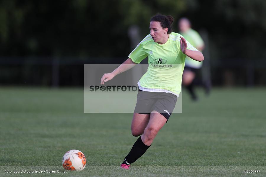 Simone Veeh, Sportplatz, Karsbach, 02.10.2021, sport, BFV, action, Fussball, Deutschland, Oktober 2021, Saison 2021/2022, Bezirksoberliga Frauen, FC Gollhofen, FC Karsbach - Bild-ID: 2307997 Simone Veeh, Sportplatz, Karsbach, 02.10.2021, sport, BFV, action, Fussball, Deutschland, Oktober 2021, Saison 2021/2022, Bezirksoberliga Frauen, FC Gollhofen, FC Karsbach - Bild-ID: 2307997