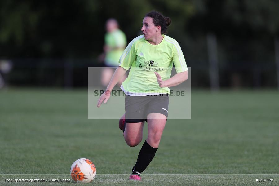 Simone Veeh, Sportplatz, Karsbach, 02.10.2021, sport, BFV, action, Fussball, Deutschland, Oktober 2021, Saison 2021/2022, Bezirksoberliga Frauen, FC Gollhofen, FC Karsbach - Bild-ID: 2307998 Simone Veeh, Sportplatz, Karsbach, 02.10.2021, sport, BFV, action, Fussball, Deutschland, Oktober 2021, Saison 2021/2022, Bezirksoberliga Frauen, FC Gollhofen, FC Karsbach - Bild-ID: 2307998