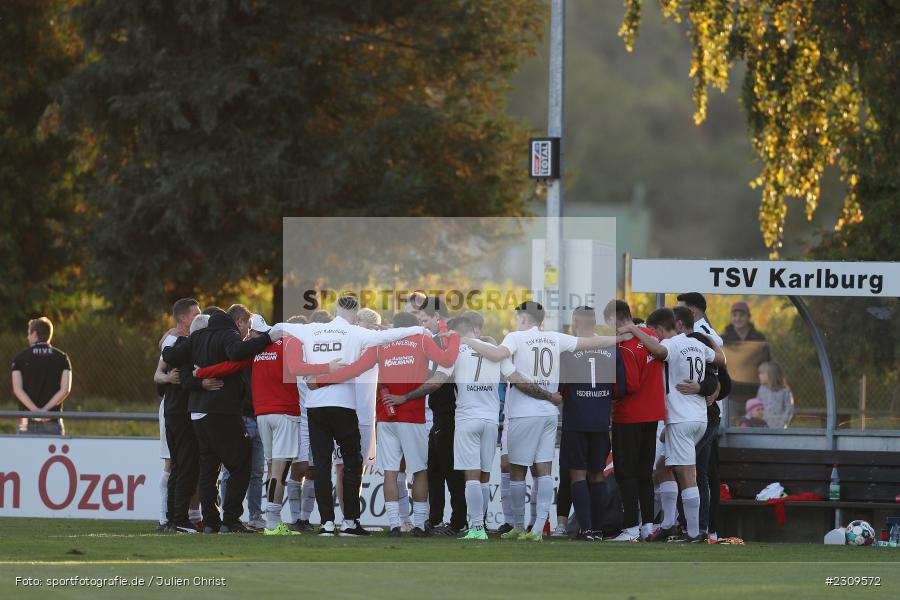 Mannschaftskreis, Zusammenhalt, Team, Ansprache, Markus Köhler, Sportgelände, Karlburg, 09.10.2021, BFV, sport, action, Fussball, Deutschland, Oktober 2021, Saison 2021/2022, Bayernliga Nord, DJK, TSV, DJK Don Bosco Bamberg, TSV Karlburg - Bild-ID: 2309572 Mannschaftskreis, Zusammenhalt, Team, Ansprache, Markus Köhler, Sportgelände, Karlburg, 09.10.2021, BFV, sport, action, Fussball, Deutschland, Oktober 2021, Saison 2021/2022, Bayernliga Nord, DJK, TSV, DJK Don Bosco Bamberg, TSV Karlburg - Bild-ID: 2309572