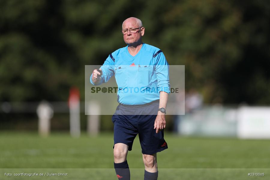 Schiedsrichter, Armin Nürnberger, Sportgelände FC Wertheim-Eichel, Wertheim, 11.10.2021, BFV, sport, action, Fussball, Deutschland, Oktober 2021, Saison 2021/2022, Kreisklasse B TBB, URP, FCW, SpG Urphar-Lindelbach/Bettingen, FC Wertheim-Eichel 2 - Bild-ID: 2310065