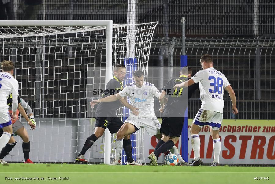 Elmir Muhic, Stadion am Schönbusch, Aschaffenburg, 15.10.2021, BFV, sport, action, Fussball, Deutschland, Oktober 2021, Saison 2021/2022, 4. Liga, Regionalliga Bayern, BAY, SVA, SpVgg Bayreuth, SV Viktoria Aschaffenburg - Bild-ID: 2311140 Elmir Muhic, Stadion am Schönbusch, Aschaffenburg, 15.10.2021, BFV, sport, action, Fussball, Deutschland, Oktober 2021, Saison 2021/2022, 4. Liga, Regionalliga Bayern, BAY, SVA, SpVgg Bayreuth, SV Viktoria Aschaffenburg - Bild-ID: 2311140