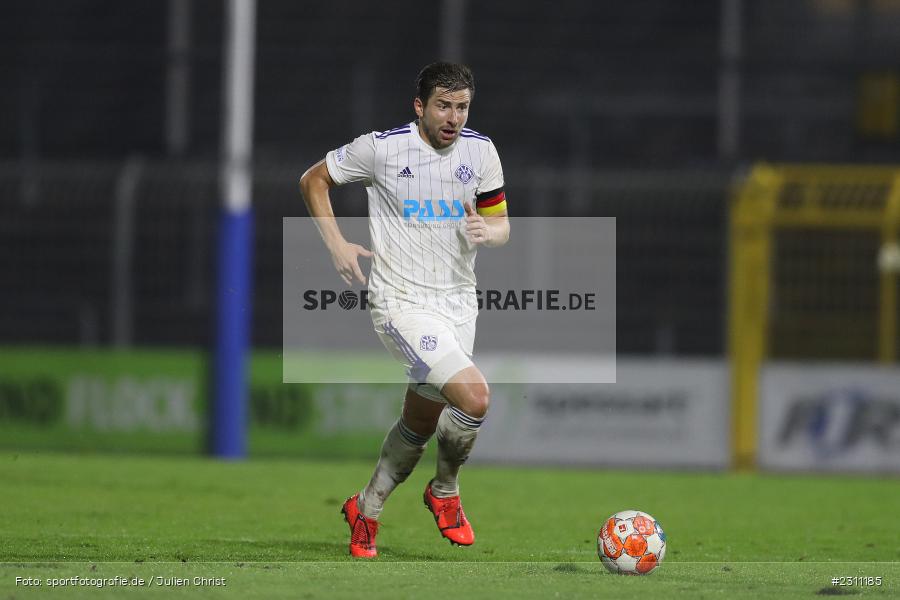 Benjamin Baier, Stadion am Schönbusch, Aschaffenburg, 15.10.2021, BFV, sport, action, Fussball, Deutschland, Oktober 2021, Saison 2021/2022, 4. Liga, Regionalliga Bayern, BAY, SVA, SpVgg Bayreuth, SV Viktoria Aschaffenburg - Bild-ID: 2311185