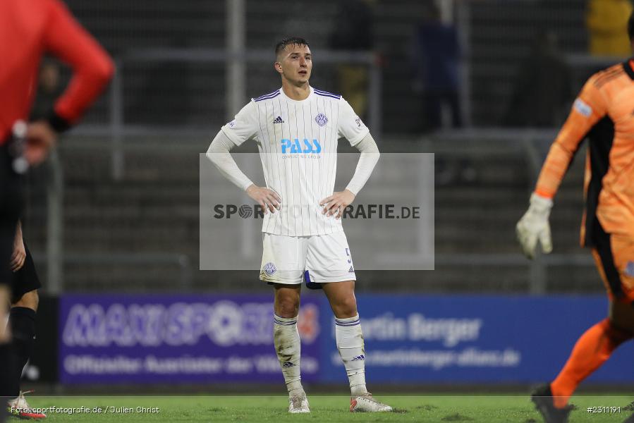 Elmir Muhic, Stadion am Schönbusch, Aschaffenburg, 15.10.2021, BFV, sport, action, Fussball, Deutschland, Oktober 2021, Saison 2021/2022, 4. Liga, Regionalliga Bayern, BAY, SVA, SpVgg Bayreuth, SV Viktoria Aschaffenburg - Bild-ID: 2311191