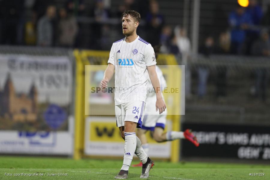 Marco Metzger, Stadion am Schönbusch, Aschaffenburg, 15.10.2021, BFV, sport, action, Fussball, Deutschland, Oktober 2021, Saison 2021/2022, 4. Liga, Regionalliga Bayern, BAY, SVA, SpVgg Bayreuth, SV Viktoria Aschaffenburg - Bild-ID: 2311229 Marco Metzger, Stadion am Schönbusch, Aschaffenburg, 15.10.2021, BFV, sport, action, Fussball, Deutschland, Oktober 2021, Saison 2021/2022, 4. Liga, Regionalliga Bayern, BAY, SVA, SpVgg Bayreuth, SV Viktoria Aschaffenburg - Bild-ID: 2311229