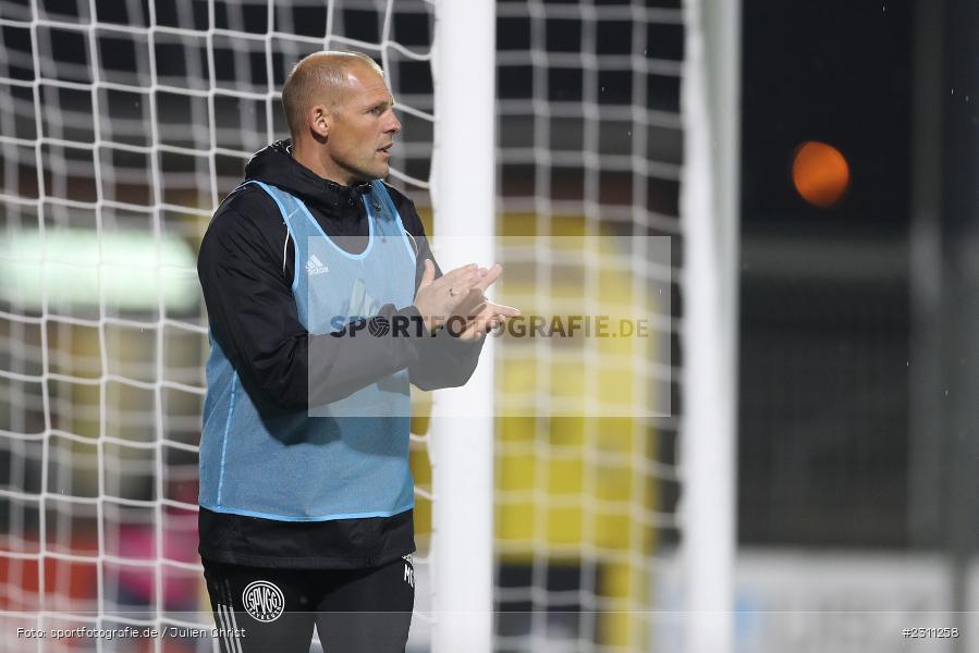 Athletiktrainer, Michael Gehret, Stadion am Schönbusch, Aschaffenburg, 15.10.2021, BFV, sport, action, Fussball, Deutschland, Oktober 2021, Saison 2021/2022, 4. Liga, Regionalliga Bayern, BAY, SVA, SpVgg Bayreuth, SV Viktoria Aschaffenburg - Bild-ID: 2311258