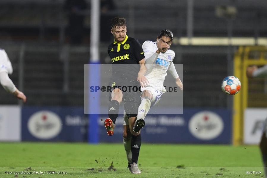 Daniel Steininger, Stadion am Schönbusch, Aschaffenburg, 15.10.2021, BFV, sport, action, Fussball, Deutschland, Oktober 2021, Saison 2021/2022, 4. Liga, Regionalliga Bayern, BAY, SVA, SpVgg Bayreuth, SV Viktoria Aschaffenburg - Bild-ID: 2311269 Daniel Steininger, Stadion am Schönbusch, Aschaffenburg, 15.10.2021, BFV, sport, action, Fussball, Deutschland, Oktober 2021, Saison 2021/2022, 4. Liga, Regionalliga Bayern, BAY, SVA, SpVgg Bayreuth, SV Viktoria Aschaffenburg - Bild-ID: 2311269
