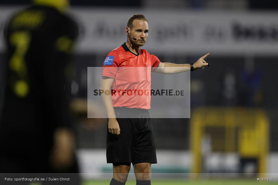 Schiedsrichter, Stefan Treiber, Stadion am Schönbusch, Aschaffenburg, 15.10.2021, BFV, sport, action, Fussball, Deutschland, Oktober 2021, Saison 2021/2022, 4. Liga, Regionalliga Bayern, BAY, SVA, SpVgg Bayreuth, SV Viktoria Aschaffenburg - Bild-ID: 2311312 Schiedsrichter, Stefan Treiber, Stadion am Schönbusch, Aschaffenburg, 15.10.2021, BFV, sport, action, Fussball, Deutschland, Oktober 2021, Saison 2021/2022, 4. Liga, Regionalliga Bayern, BAY, SVA, SpVgg Bayreuth, SV Viktoria Aschaffenburg - Bild-ID: 2311312