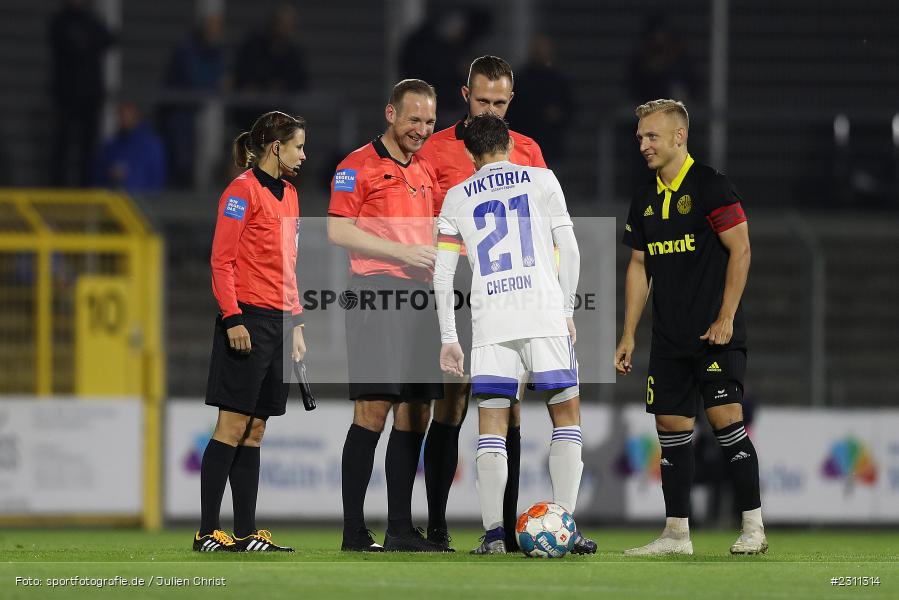 Schiedsrichter, Stefan Treiber, Stadion am Schönbusch, Aschaffenburg, 15.10.2021, BFV, sport, action, Fussball, Deutschland, Oktober 2021, Saison 2021/2022, 4. Liga, Regionalliga Bayern, BAY, SVA, SpVgg Bayreuth, SV Viktoria Aschaffenburg - Bild-ID: 2311314 Schiedsrichter, Stefan Treiber, Stadion am Schönbusch, Aschaffenburg, 15.10.2021, BFV, sport, action, Fussball, Deutschland, Oktober 2021, Saison 2021/2022, 4. Liga, Regionalliga Bayern, BAY, SVA, SpVgg Bayreuth, SV Viktoria Aschaffenburg - Bild-ID: 2311314