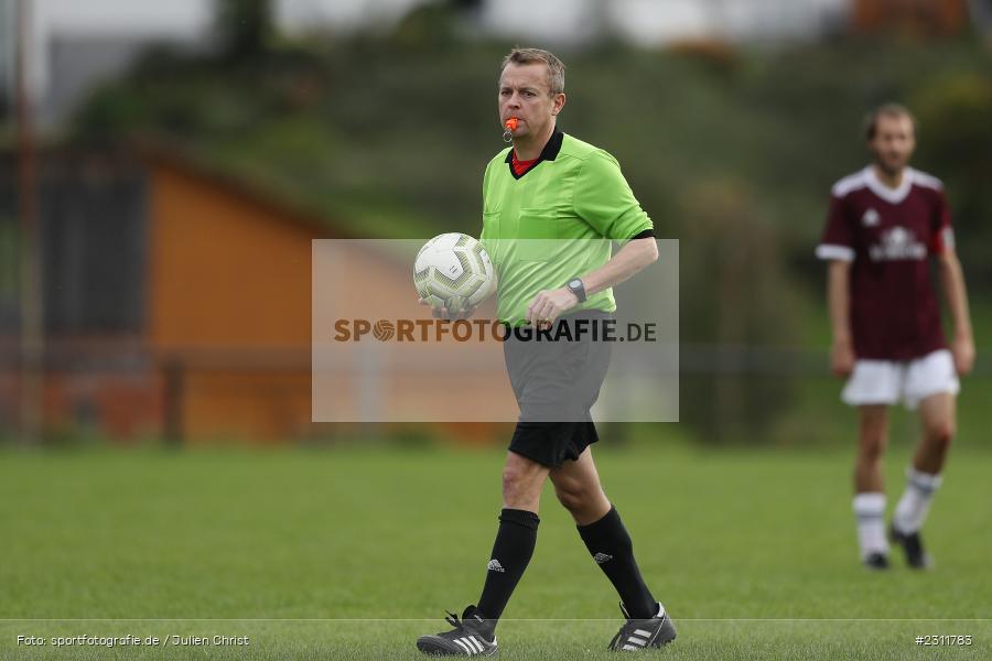 Schiedsrichter, Christian Menig, Sportplatz, Karsbach, 17.10.2021, BFV, sport, action, Fussball, Deutschland, Oktober 2021, Saison 2021/2022, GR3, Kreisklasse Würzburg, FVSBM, FCK, FV Stetten-Binsfeld-Müdesheim, SG FC Karsbach - Bild-ID: 2311783
