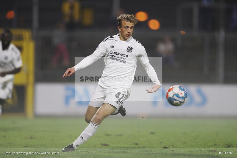 Ben Westermeier, Stadion am Schönbusch, Aschaffenburg, 19.10.2021, BFV, sport, action, Fussball, Deutschland, Oktober 2021, Saison 2021/2022, 4. Liga, Regionalliga Bayern, UHG, SVA, SpVgg Unterhaching, SV Viktoria Aschaffenburg - Bild-ID: 2311910